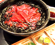 天然マグロ三色丼